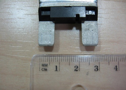 APX Maxi Fuse Circuit Breaker 30A 30Amps 14 Volts #M147GJ - Picture 4 of 4