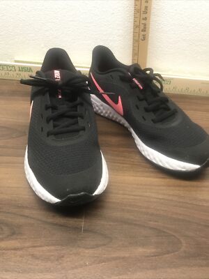 Size 6Y Nike Revolution Black BQ5671-002