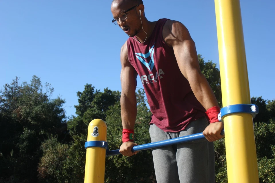 VRGATA Wrist Wraps for Crossfit, Calisthenics, Gym, Weightlifting  - Image 4 of 4