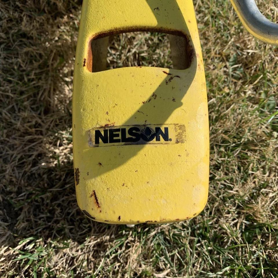 Nelson Tren de Lluvia Tractor Agua Césped Viaje Aspersor Resistente Hierro Fundido Foto 2 de 4