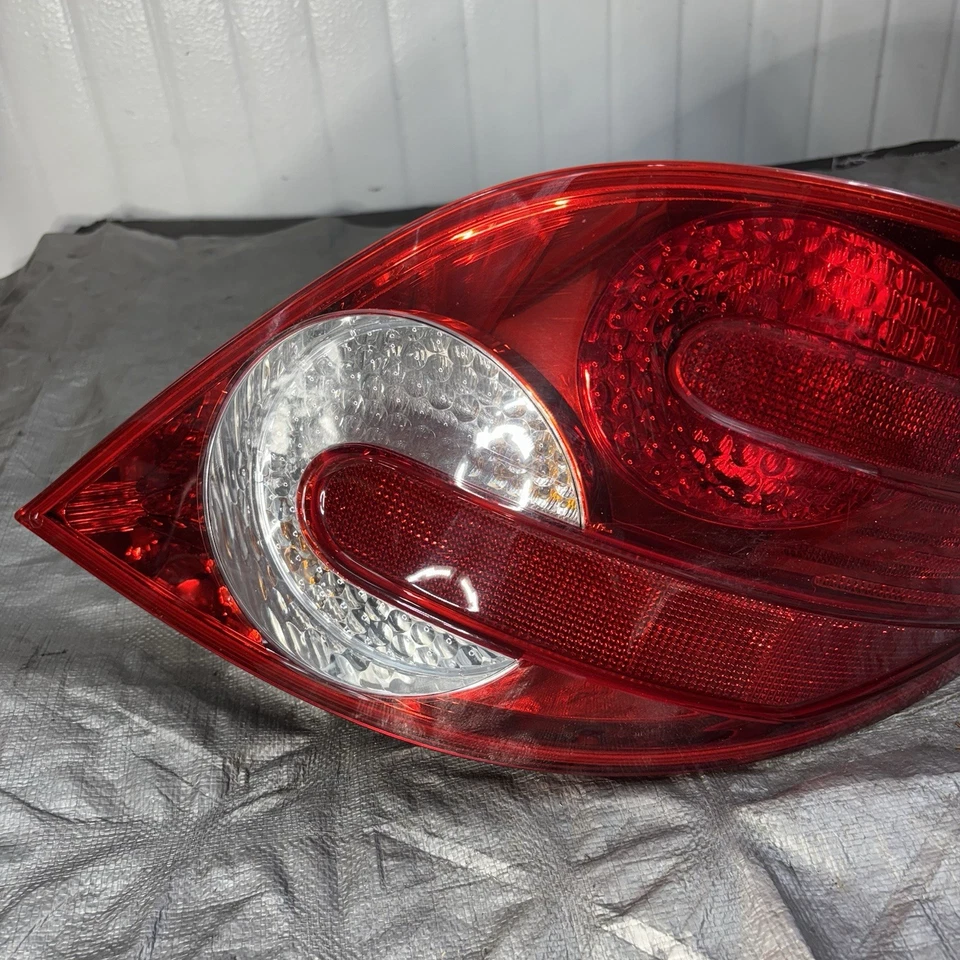 2006-2010 Mercedes-Benz W251 R350 R500 R320 PASSENGER RIGHT SIDE TAIL LIGHT OEM - Image 3 of 4
