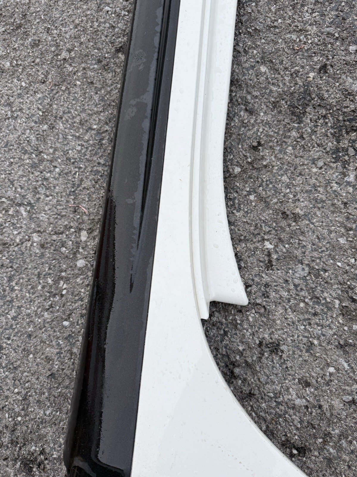 2014-2017 Maserati Ghibli OEM Left ( Driver ) Skirt Rocker Panel Molding
