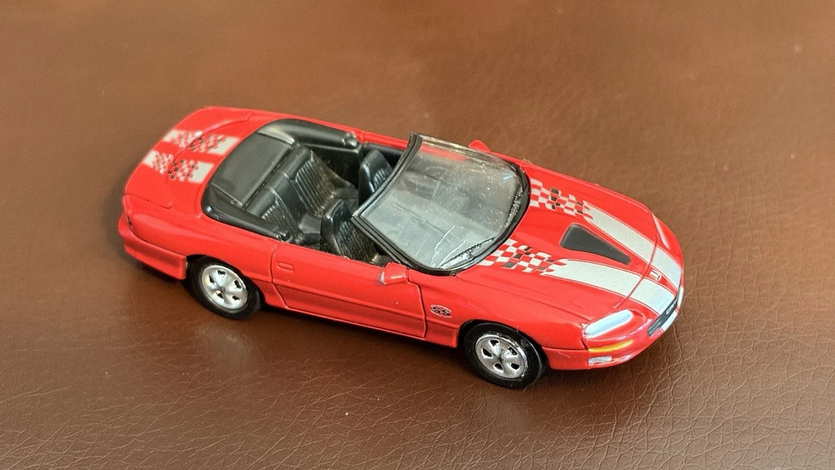 Johnny Lightning 1:64 1975 Chevrolet Camaro - POLY Rosso Scuro - Serie Muscle Cars USA - JLSP390A