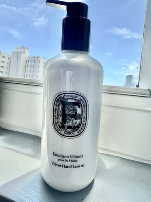 Diptyque Velvet Hand Lotion From Qatar Airways 10.2oz. NEW with FREE SHIPPING.