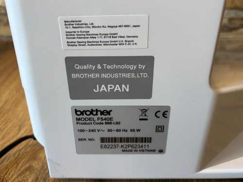 Brother Stickmaschine Innov-is F540E mit viel Zubehör und OVP - Bild 19 von 22