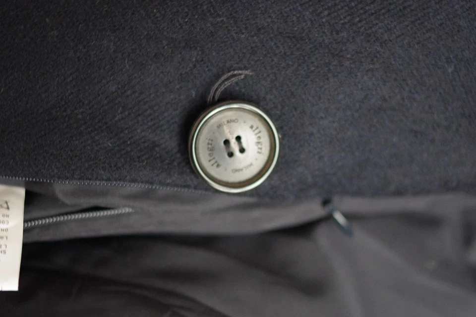 Gabardina aislada de doble botonadura azul marino lana Allegri Milano talla Italia 54 Foto 4 de 4