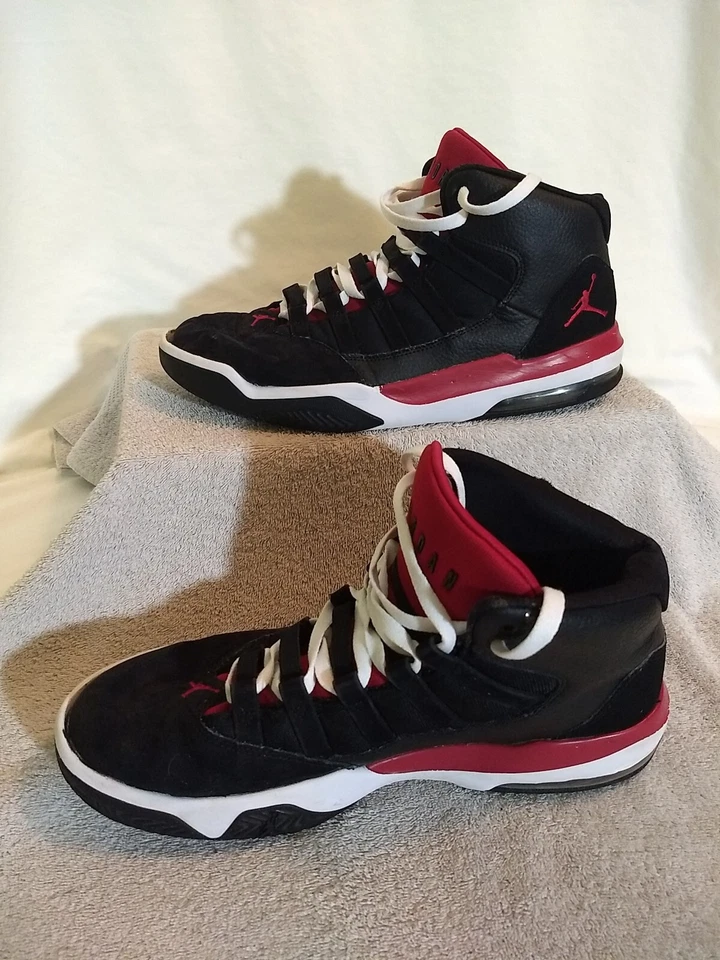 NIKE HOMBRE MAX AURA 'BRED' NEGRO/ROJO/BLANCO (AQ9084-061), Talla: 11.5 #JJ31+14 Foto 2 de 4