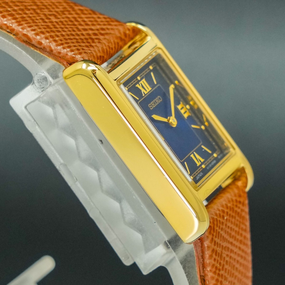 Rare[MINT] SEIKO V115-0DA0 Solar Tank Nano Universe Limited Navy