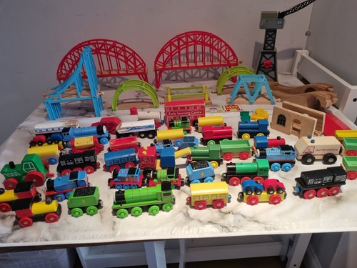 Brio/Thomas Large Set Of 45 Vehicles, Accessories And Lots Of Track - Picture 2 of 9
