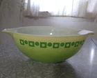 PYREX Green Dot Square Promotional 4 Qt. Cinderella Bowl 444 Vintage