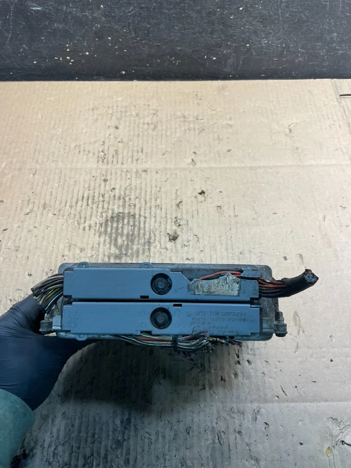 Módulo de unidad de control del motor Chevrolet Tahoe Silverado 2003-2006 ECM ECU U9049 DG Foto 2 de 4