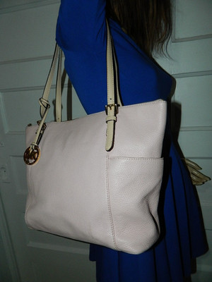 MICHAEL KORS JET SET TOP ZIP TOTE