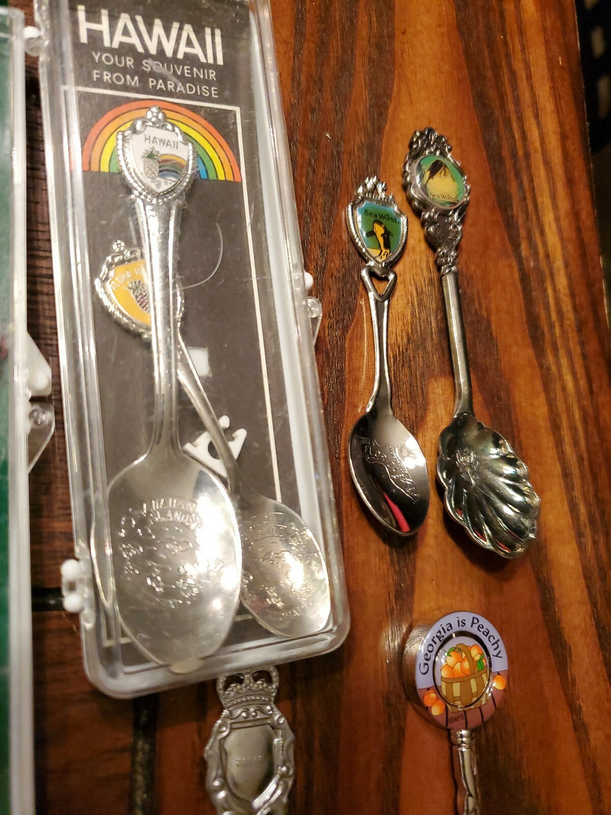 Collector spoons maine, sea world, Vermont + choose spoon