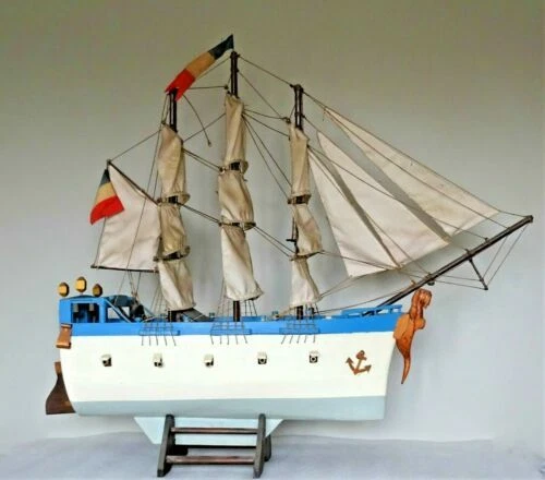 Maquettes nautiques de collection en bois
