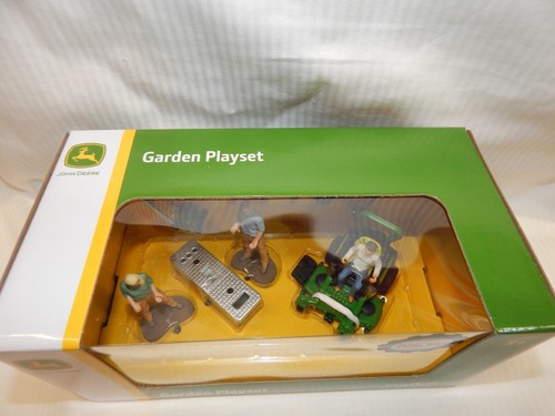 BRITAINS JOHN DEERE GARDEN PLAYSET 43386 BNIB 1:32 - Picture 3 of 4