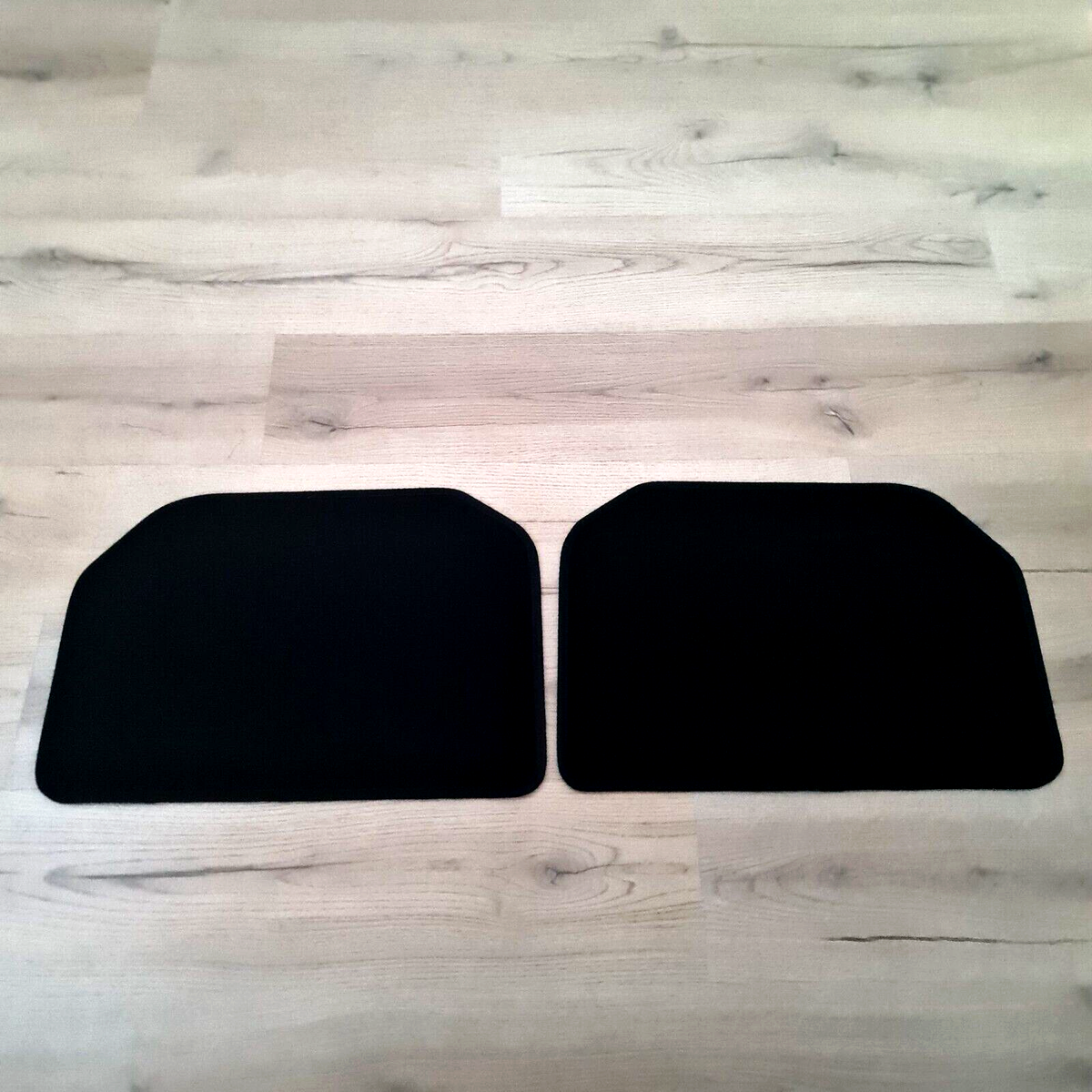Black Velour Carpet Floor Mats For BMW 7 Series E38 - Full Set (4 Mats) With Fixing Clips, Waterproof