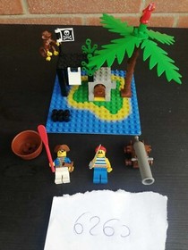 LEGO 6260 - Shipwreck Island - Year 1989