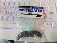 Team Associated RC10 B4 T4 Series NOS Rear Hub Carriers 9584 L & R Black