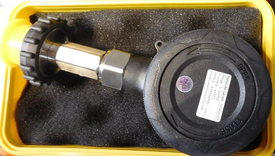 GK 1 - Präziser FLASCHENDRUCKPRÜFER DIGITAL - 200 BAR- Prüfgerät - Prüfmanometer - Bild 4 von 4