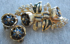CORO DUETTE & Clips Earrings Gold Tone Signed Fur/Dress Tremble Camellias Rhines