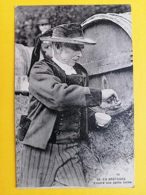 AK In der Bretagne Bretonisches Kostüm Apfelweinfass Noch ein kleiner BOLÉA