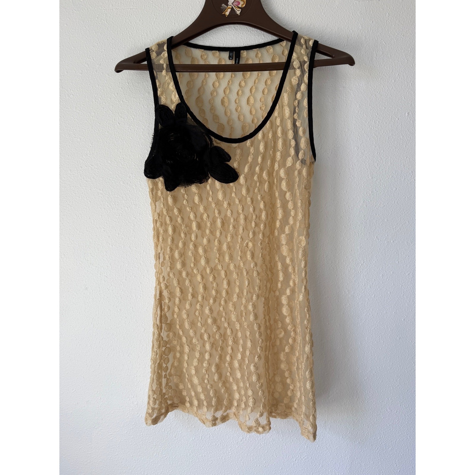 Gold Lace Black Flower Trimmed Sleeveless Sheer Lace Dotted Vintage Y2K Tank Med