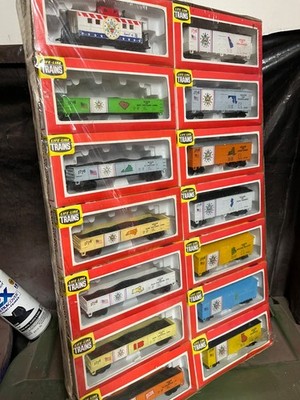 CELEBRATE 250 years with  HO LIKE LIKE 13 state PLUS one Bicentennial rail cars