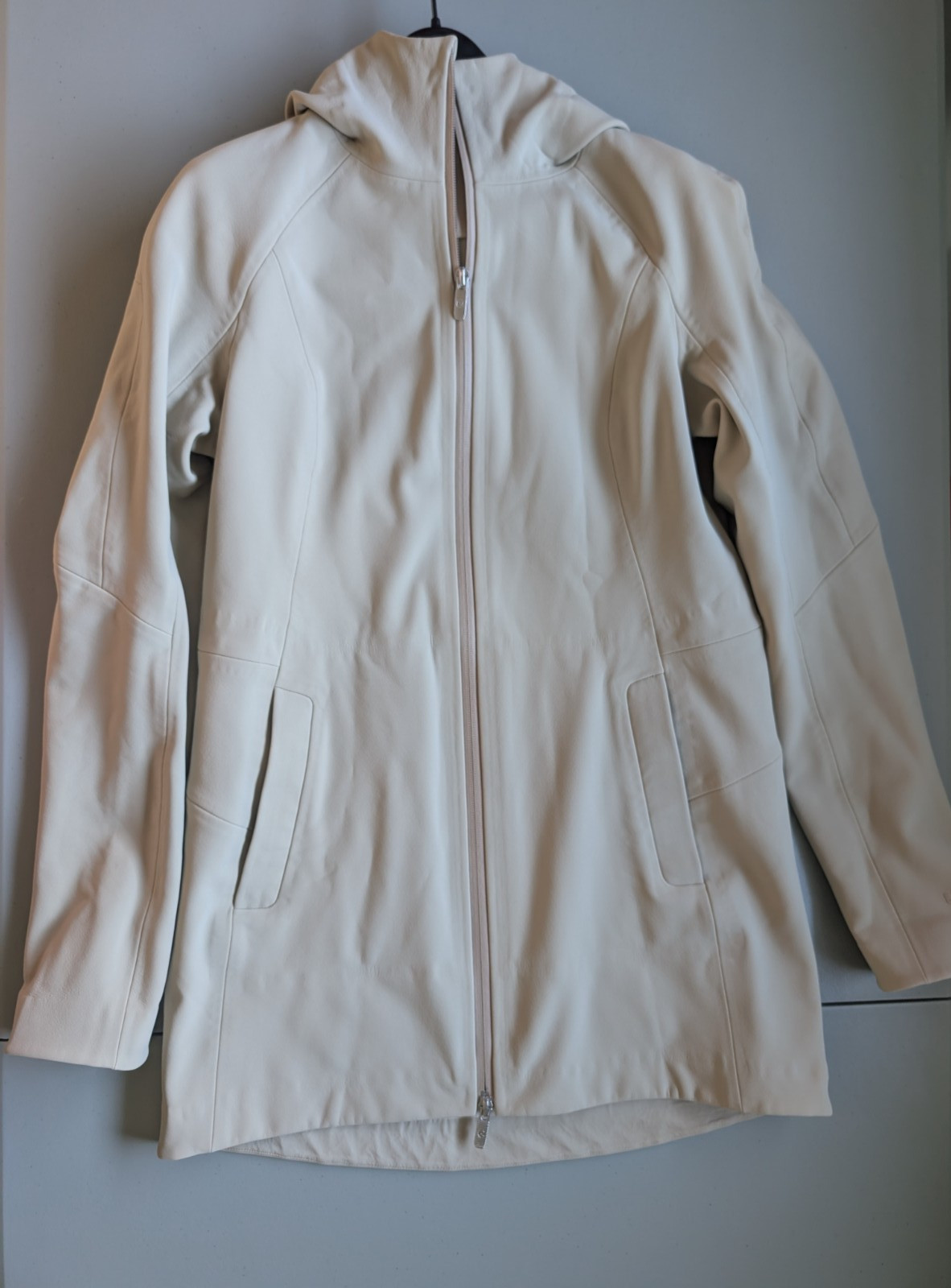 Lululemon RepelShell Rain Jacket Size 4 Trench #9… - image 2