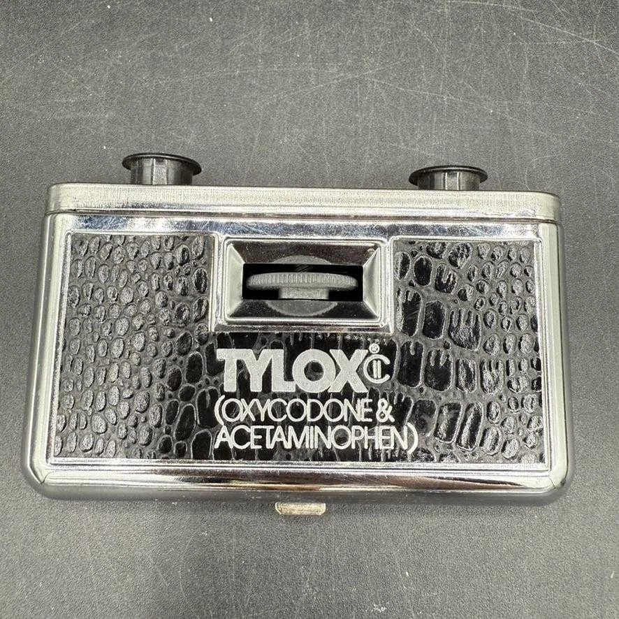 Vintage Tasco Folding Opera Glasses Binoculars Tylox Pharma Promo Black Chrome - Image 3 of 4