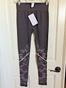 fabletics hole in leggings