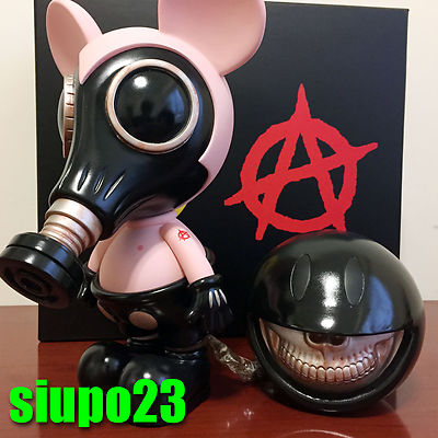 Ron English x Made by Monsters x JPS Mouse Mask Murphy Smiley Grin