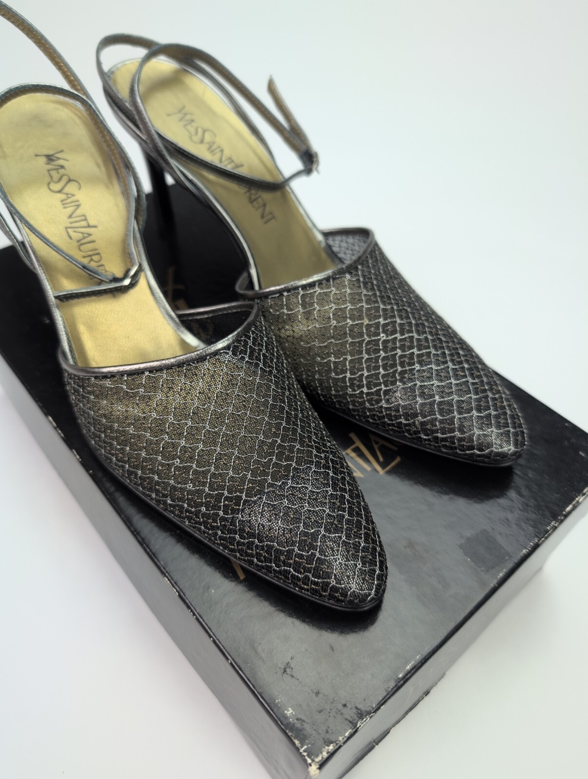 Tacchi a rete nuovi con etichette vintage Yves Saint Laurent donna taglia US 7M Luxor notte metallo YSL