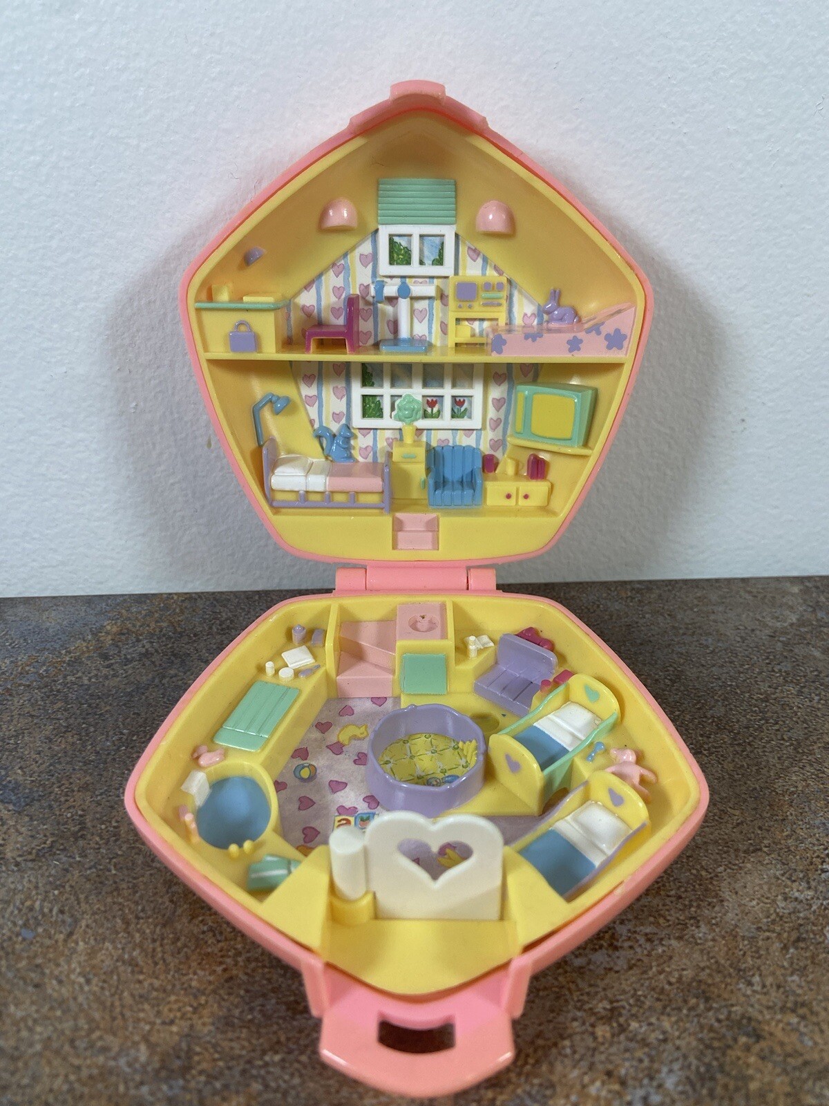 Vintage Bluebird Polly Pocket In The Nursery Compact Pink 1992 No Figures