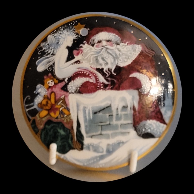 1992 Bing & Grøndahl Copenhagen Porcelain "Santa On The Roof" Ornament 