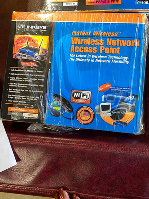 #ad Cisco Linksys WAP11 Wireless B Network Access Point WAP 11Mbps 32 User 2.8GHz $10.00