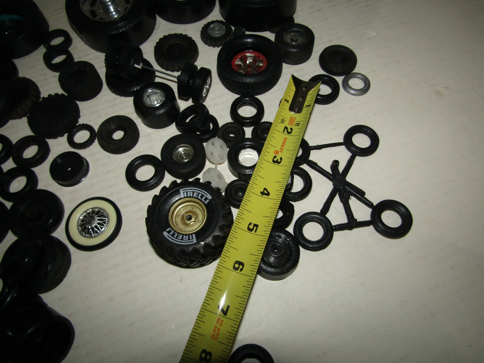 LOT MODEL KIT PARTS KITBASH TIRES WHEELS HUBS TRUCK CARS RESTORE PARTS