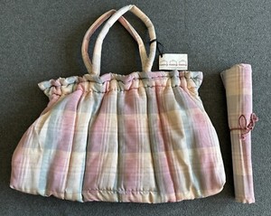 Holdings Quilted Knitting Tote Bag With Matching Needle Holder.