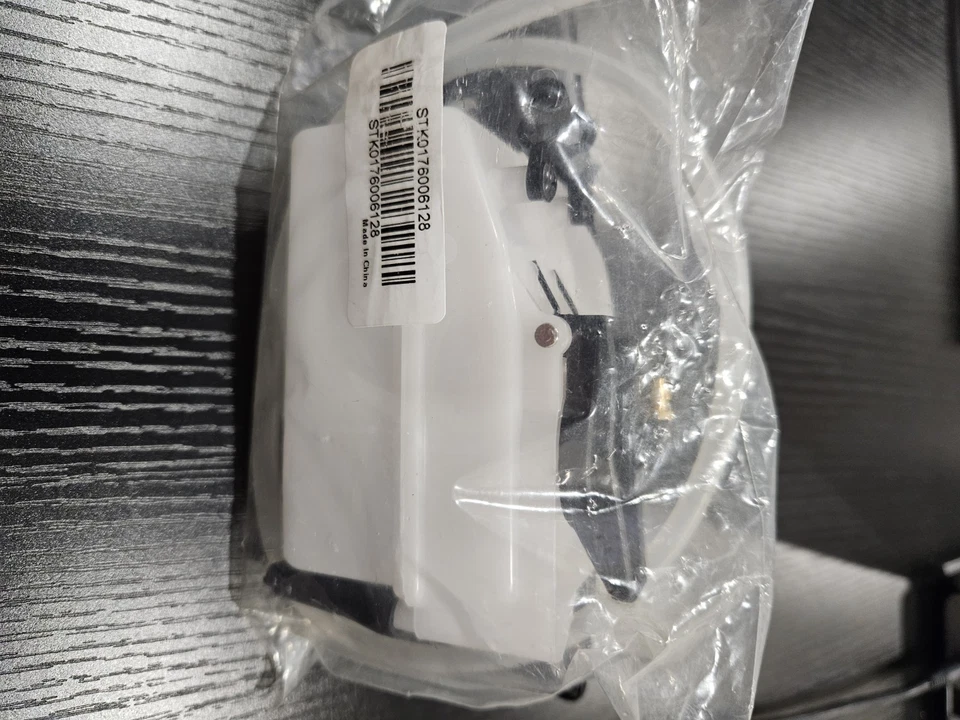 HSP 1/8 Fuel Gas Tank With Hoses And Clips - Image 3 of 4