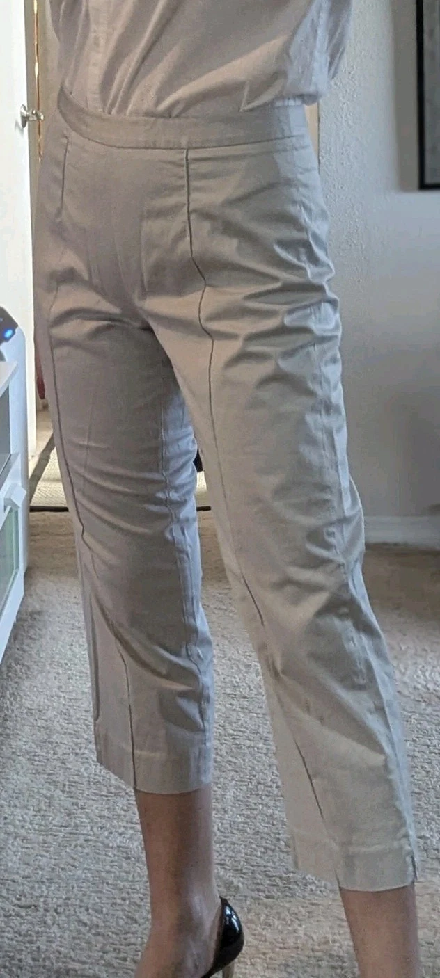 Talbots Petites Light beige flat front capri Size 4P Side Zip EUC