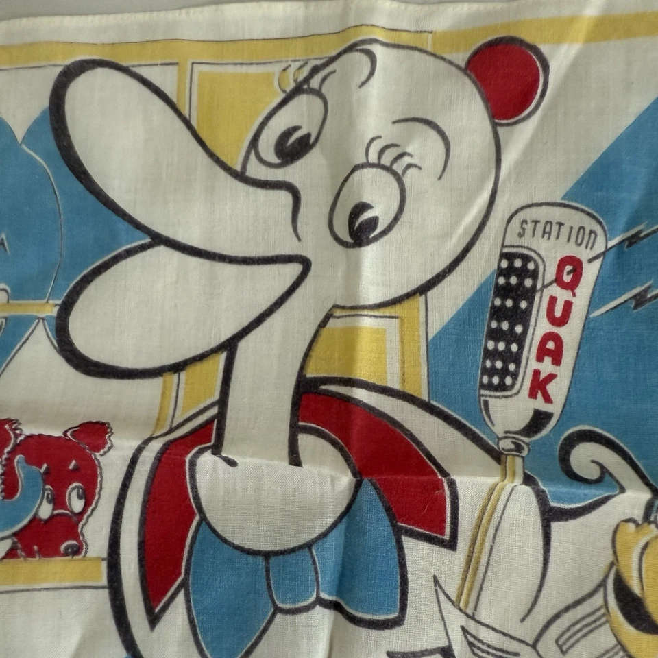 Pañuelo infantil colorido vintage firmado por Tom Lamb estación de pato QUAK Foto 2 de 4