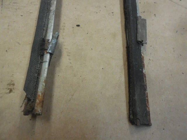 Mercedes W110 1961-1968 Juego de molduras de ventana delantera derecha 190C Foto 2 de 4