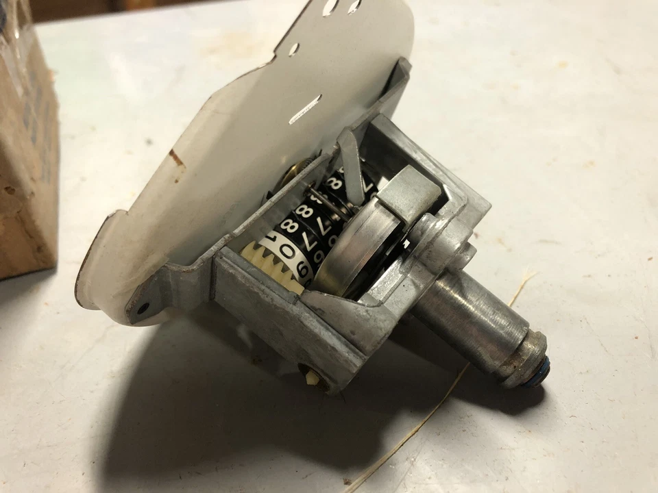 Mercury Cyclone GT 1968 68 Montego MX velocímetro interior estándar C8GF-17265 Foto 3 de 4