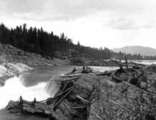 1910 Salmon Fishing Kettle Falls WA Vintage Old Photo 8.5" x 11" Reprint