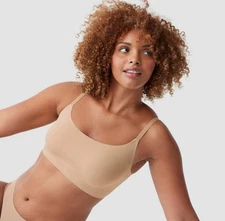 NWT True & Co sz S Beige Scoopneck Wireless Bra Bralette Everybody Pullover 4-57