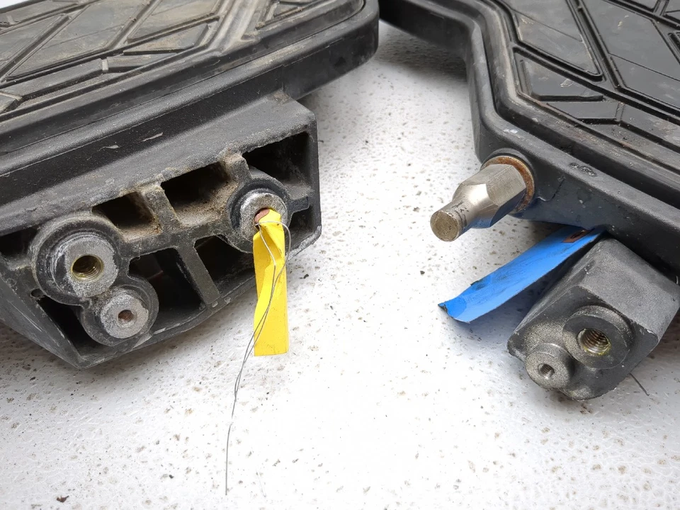 13-17 Can Am Spyder RT-S SE6 前驱动脚钉 — 第 3/4 张图片