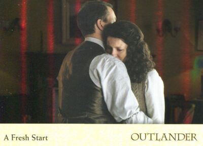 Outlander Season 2 Rainbow Foil Base Card #04 A Fresh Start