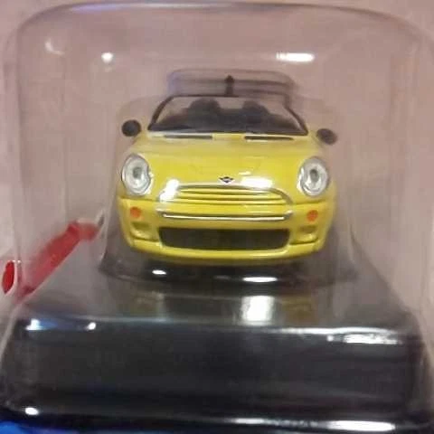 PaoFeng 1/60 Mini Cooper Mini Cooper S Cabrio Yellow MINI Cooper S Cabrio Pao - Image 4 of 4