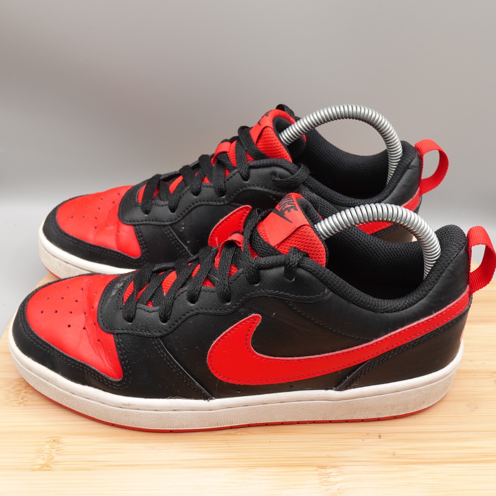 Nike Kids Size 6Y Court Low Sneakers Black/Red BQ5448-007 Womens Sz 7.5 Flaws