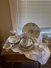 Tabletops Unlimited Vintage Floral Ceramic Cottage core 23 pc Dinner Set
