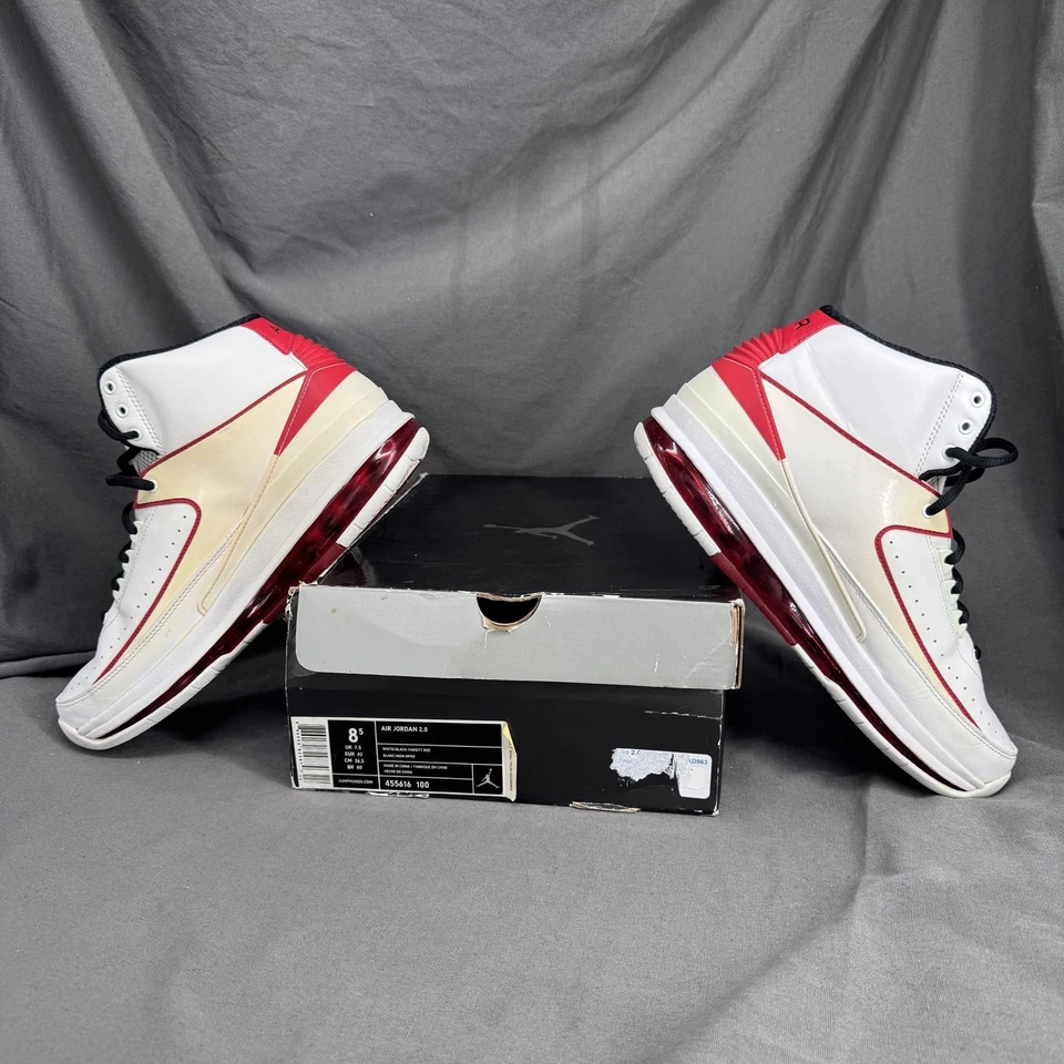 Nike Air Jordan 2.0 2011 Chi White Varsity Red Black 455616-100 Size 8.5 w/ Box Foto 2 de 4